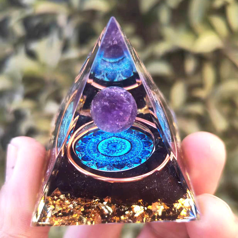 Resin Crystal Pyramid Decoration, HG0140